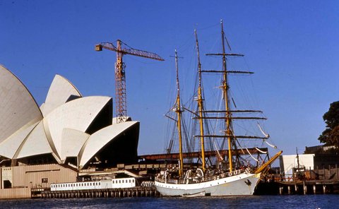 70-683 Dewarutji at Circular Quay, Sydney 1970