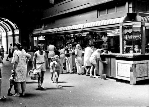 71-01 12a Sydney Central Station, Australia 1971