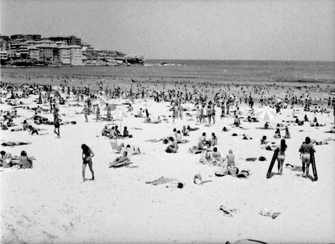 71-01 23 Bondi, Sydney, Australia 1971