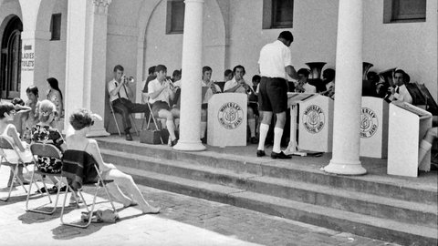 71-01 29 Bondi, Sydney, Australia 1971