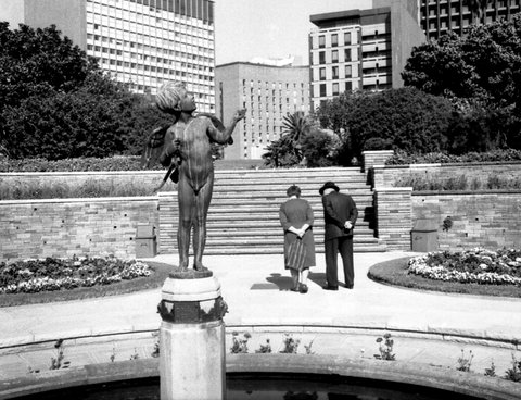 68-10 Botanical Gardens Statues 7, Sydney 1968