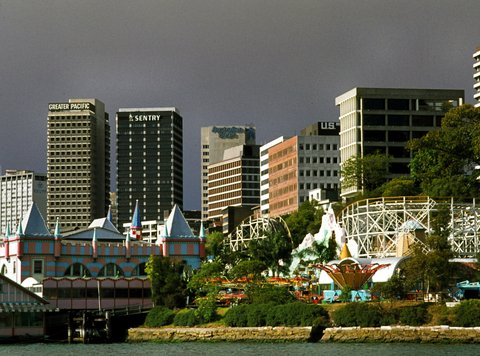 319 Harbour Cruise (bushfire smoke), Dec 79, 1979