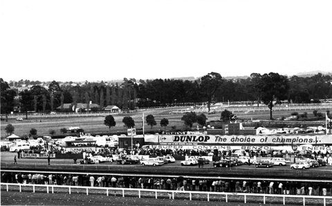 Warwick Farm handicap race starting grid in 1965
