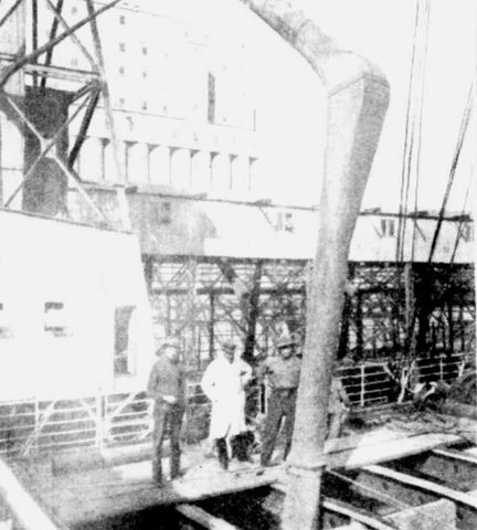 White Bay, NSW - Loading wheat onto a ship (Weekly Times (Melbourne) Sat 16 July 1927, Page 42)