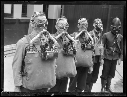 Breathing apparatus, by Robert Donaldson, 1941
