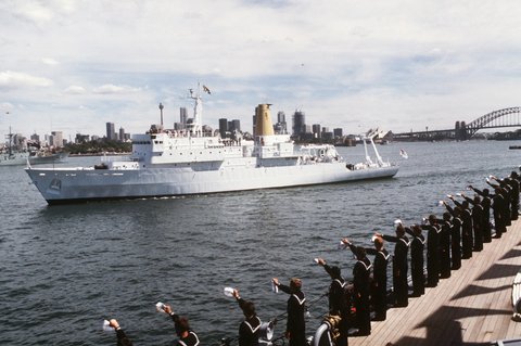 HMAS Cook, 1986