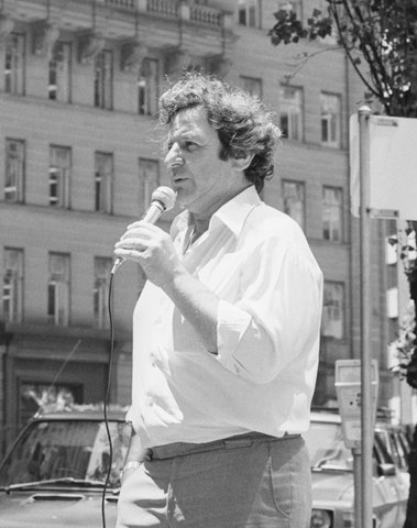 Jack Mundey Dec 1977 (cropped)