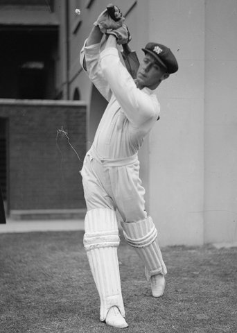 Ern (Ernest) Bromley, 1933–34