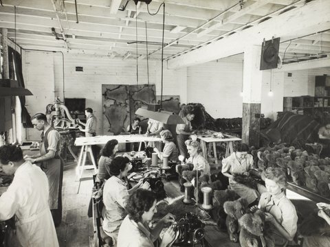 Toy koalas, 1944–45