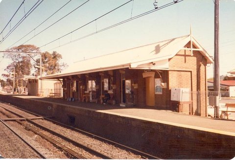 Ingleburn station 026944c, 1984
