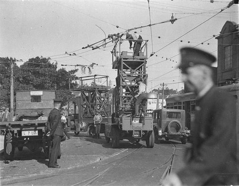 Sydney trolleybus cable erection - ca. 1933, c. 1933