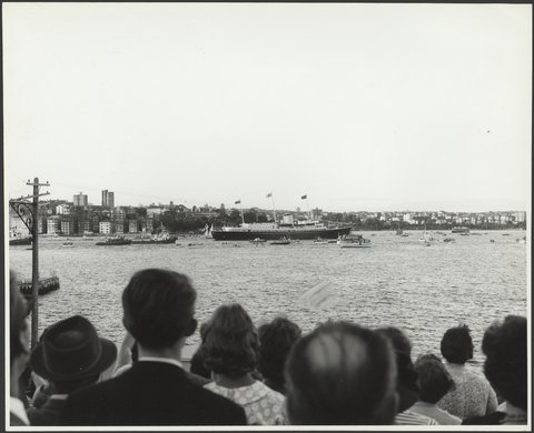 Royal visit 1963 - Departure of the Royal Yatch Britannia, c. 1963