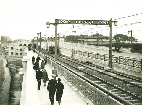 Sydney Harbour Bridge - Eastern Footway and Tramway Tracks, c. 1932