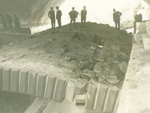 Demolishing Princes Street Stone Arch Ring, 1931