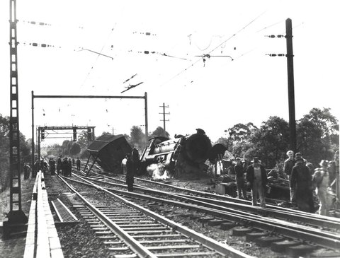 Derailment at Eastwood, 1948