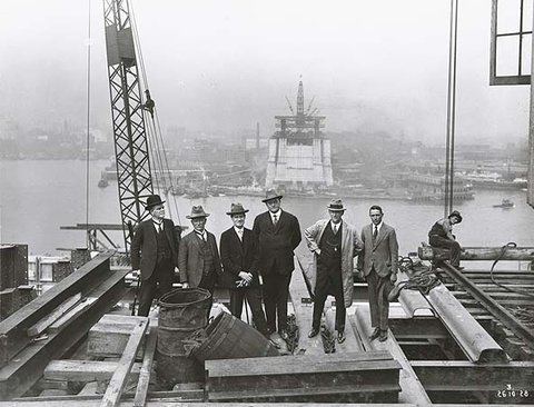 Inspecting the construction of the Sydney Harbour Bridge, 1928