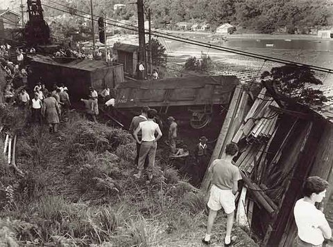 Train derailment at Oatley Bank, c. 1960