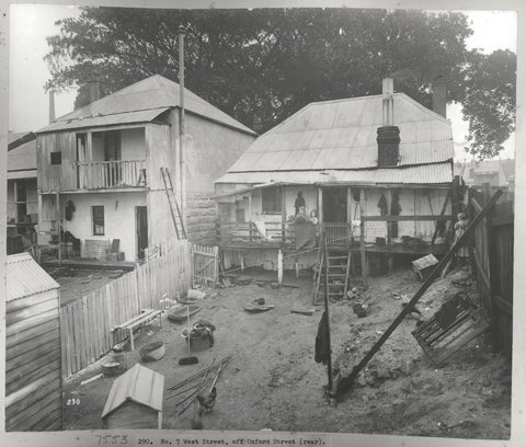 Rear of No.7 West Street, off Oxford Street, Sydney (NSW), c. 1900