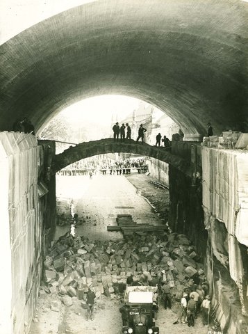 Demolishing Princes Street Stone Arch Ring, c. 1931