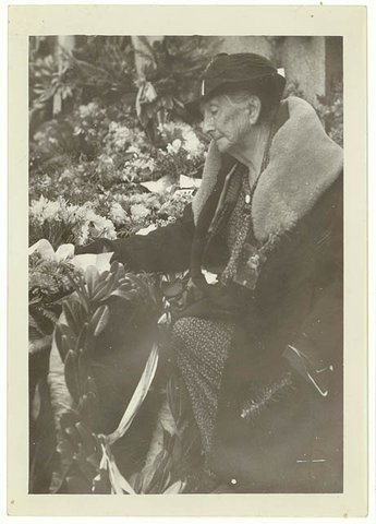 Mourning Sam Hood, 1915–50