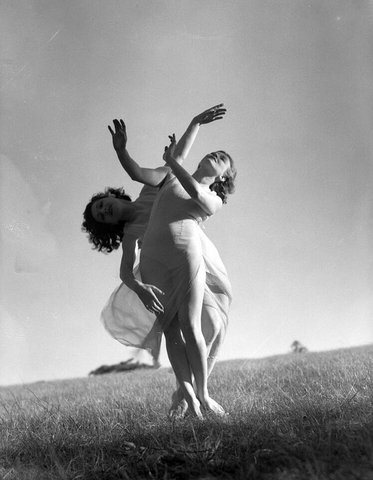 Emmy Towsey (Taussig) and Evelyn Ippen, Bodenwieser Ballet in Centennial Park, Sydney, ca. 1939 Max Dupain, c. 1939