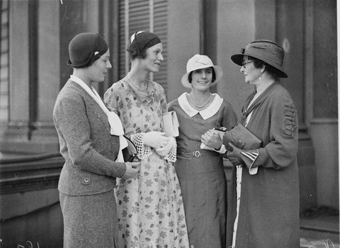 Interstate baseball captains and an official Sydney Town Hall, 1934
