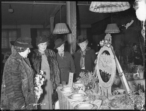 The Fellowship of danger shared table setting in Grace Bros, 1945–46