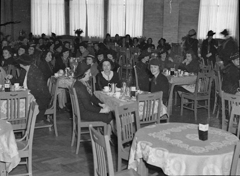 2CH business girls lunch, 1938