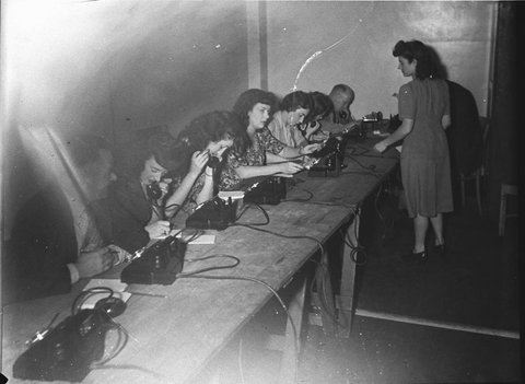 2SM broadcast from British Centre, 1945