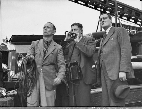 2UW announcers at Pabco fire, 1937