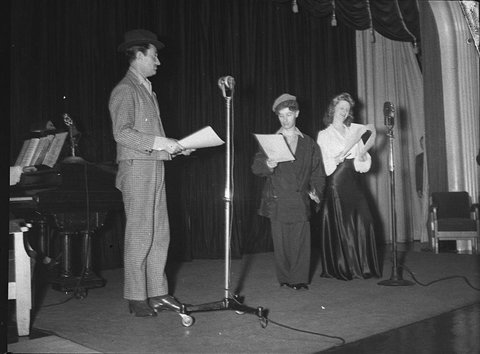 2UW stage, 1944