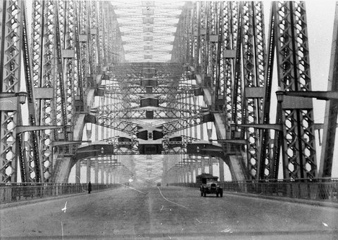 A 1923 Chevrolet one of three lonely early vehicles to cross the Bridge, 1932