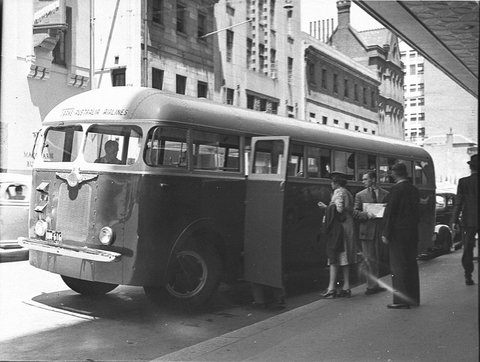 Air transport Phillip House, 1946