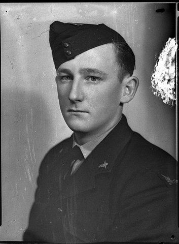 Airman taken for Mr HL Else Cundletown NSW, 1947