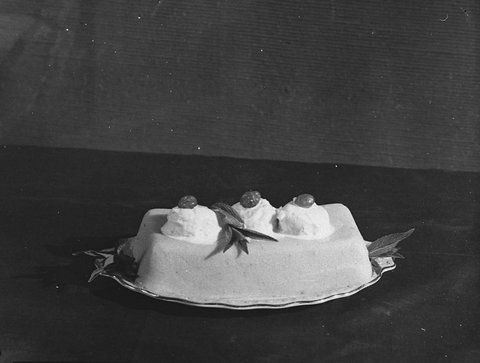 Apricot shape taken for Smiths Weekly cooking page, 1947