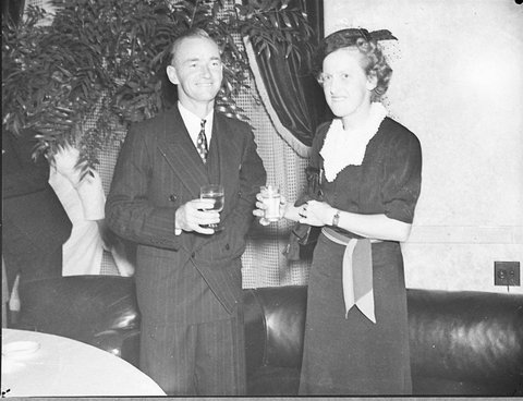 Arrival of Davis Cup team from America after Australian team of Quist and Bromwich defeated 32 the US team of four in Septemeber 1939 reception at Hotel Australia