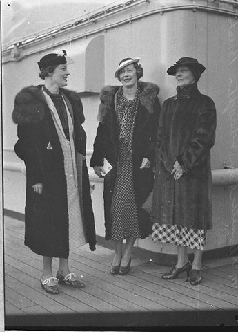 Arrivals by Aorangi, 1935