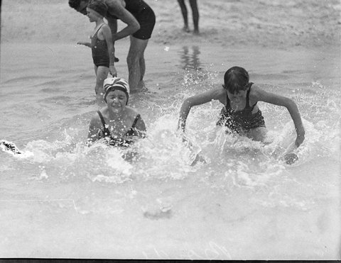 Beach scene, 1930s