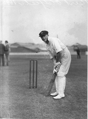 Bert Oldfield at practice batting, 1932