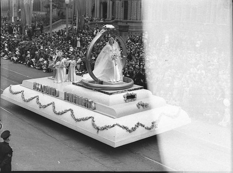 Bride and engagement ring Associated Jewellers Float Industrial procession 1938