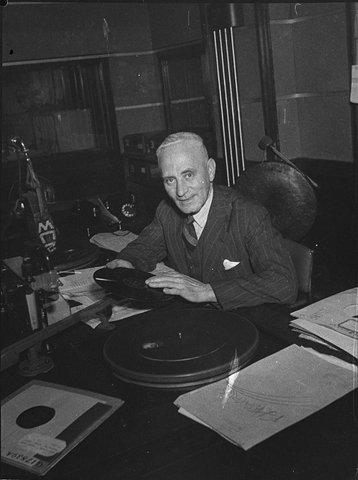Broadcaster Frank Hatherley also known as Bobby Bluegum photographed for Mr Barnes, 1944