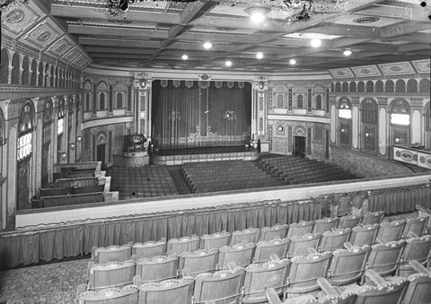Burwood Palatial view to stage curtains closed, 1942