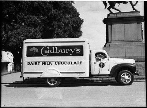 CadburyFryPascall motor truck, 1946