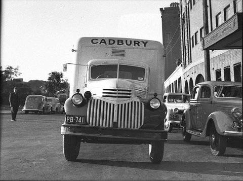 CadburyFryPascall motor truck, 1946