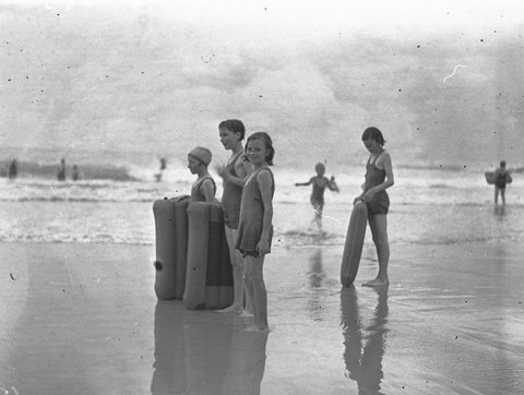 Children at Bondi Beach, 1930s