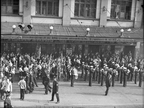 Civic Theatre queue taken for Columbia Pictures Ltd, 1938