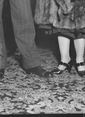 Cocktail party to Miss Violet Carlson, 1938