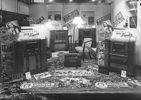 Columbia Pictures window display, 1939
