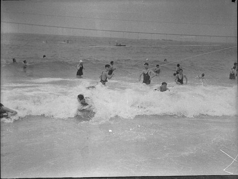 Coogee surf, 1936