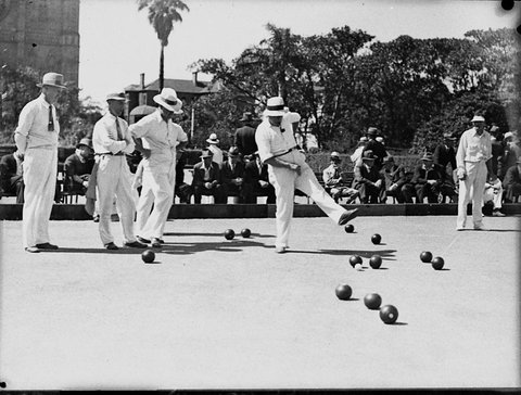 Country Bowls Week at City Bowling Club Right on the Kate says No 2, 1935